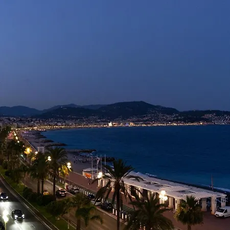 Vue Mer, Sur La Promenade Des *